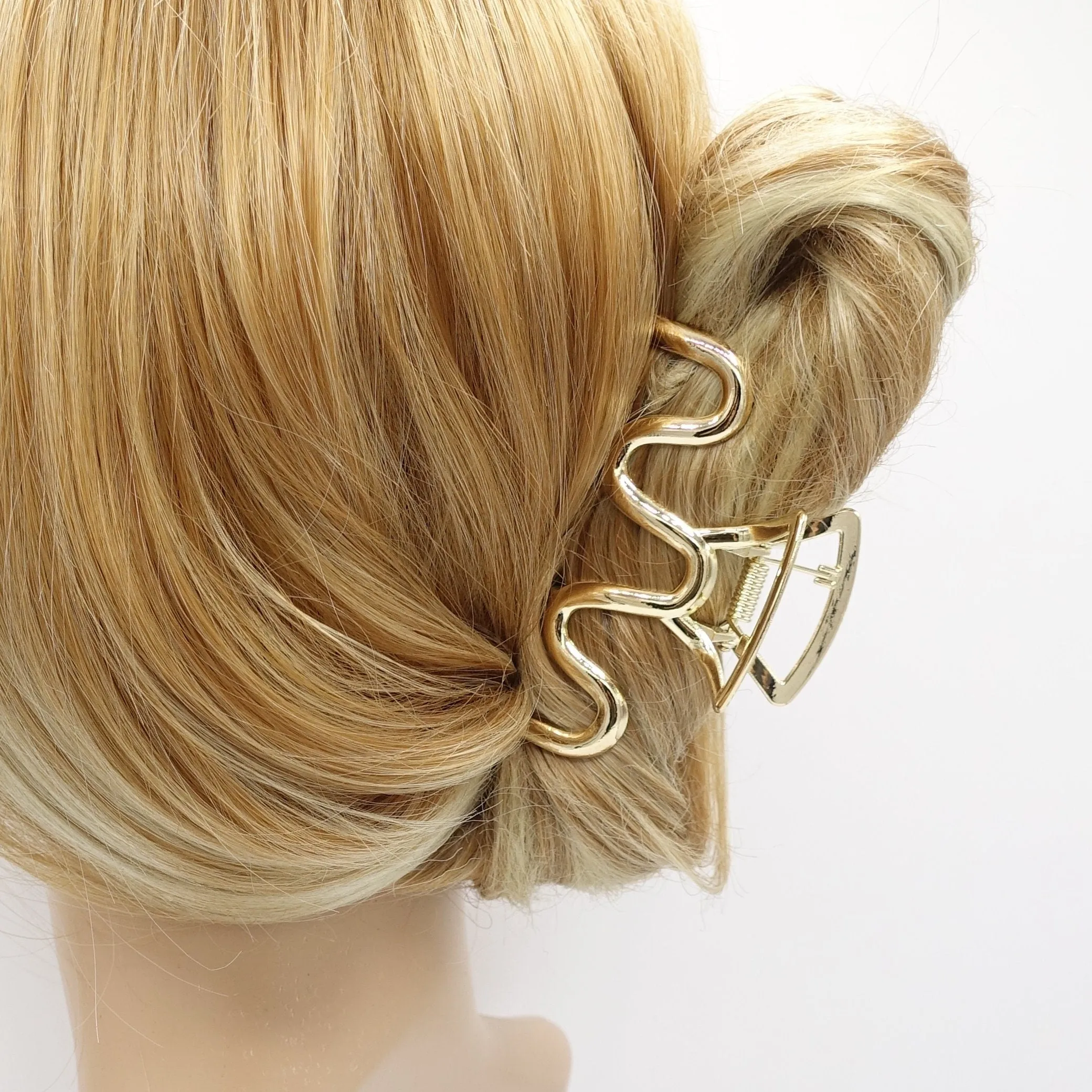 metal wave hair claw minimal hair accessory for women