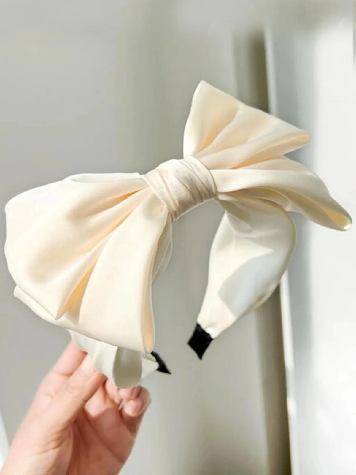 Plush Beauty Big Bow Velvet Headband